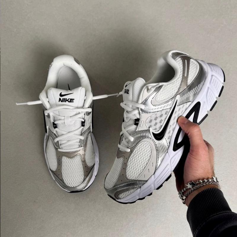 Nike V5 RNR White Vast Grey College Grey Black