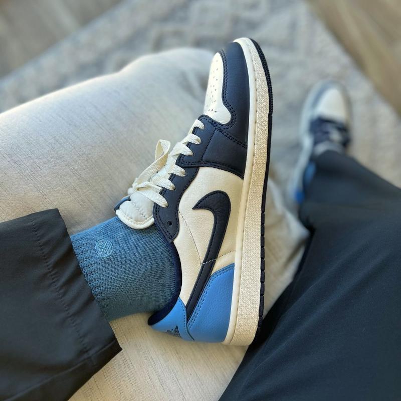 AIR JORDAN  OBSIDIAN 