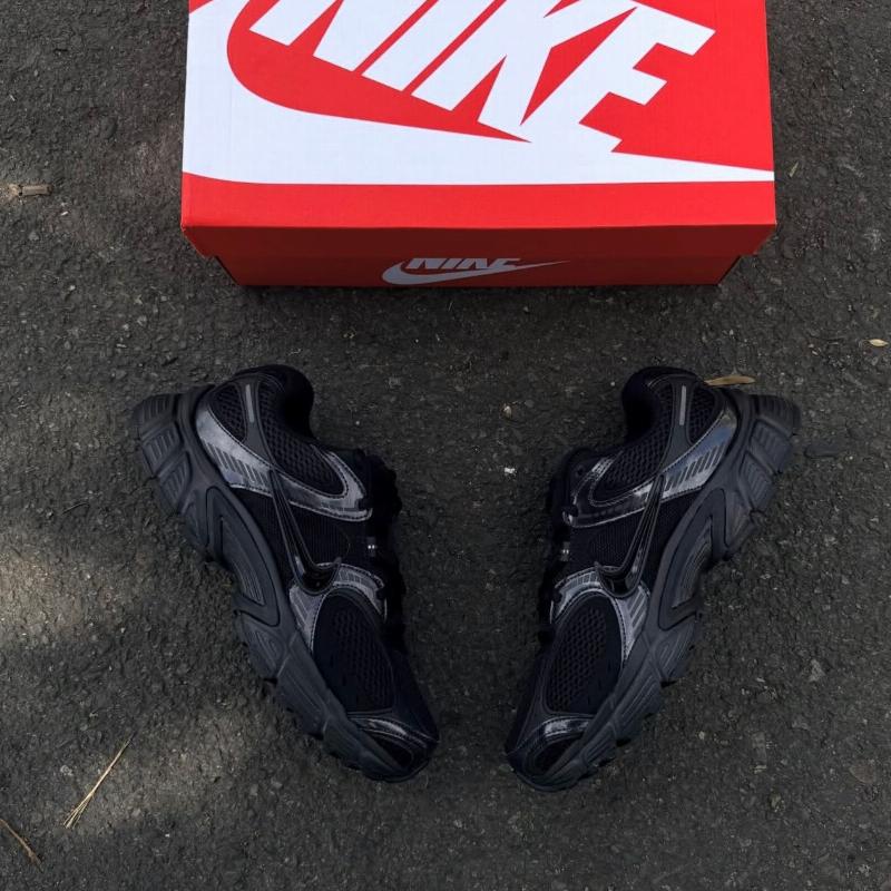 Nike V5 RNR Black/Anthracite