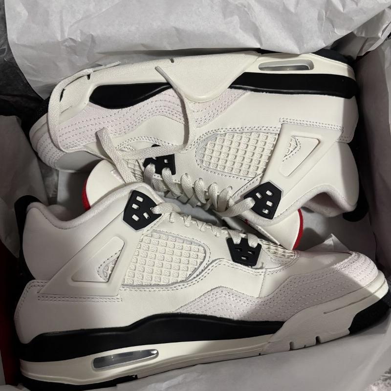Jordan 4 Retro Flight Club