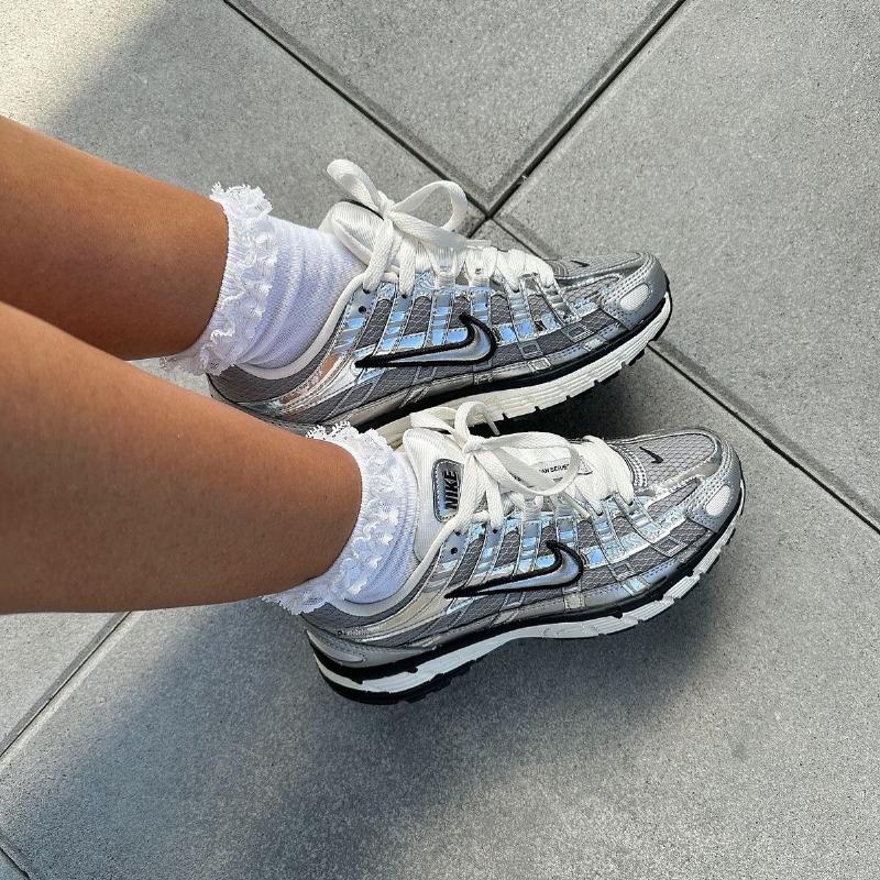 NIKE P 6000 Metallic Silver