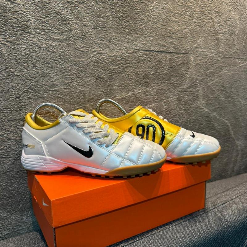 TENI GUAYO NIKE TOTAL 90 BLANCO DORADO