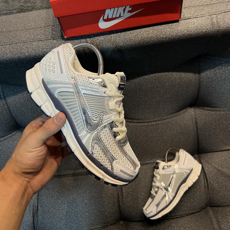 Nike Zoom Vomero 5 Metallic 