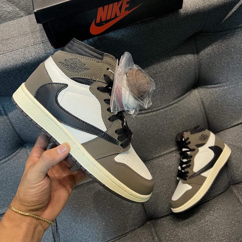 Jordan Retro 1 Travis Scott Mocha