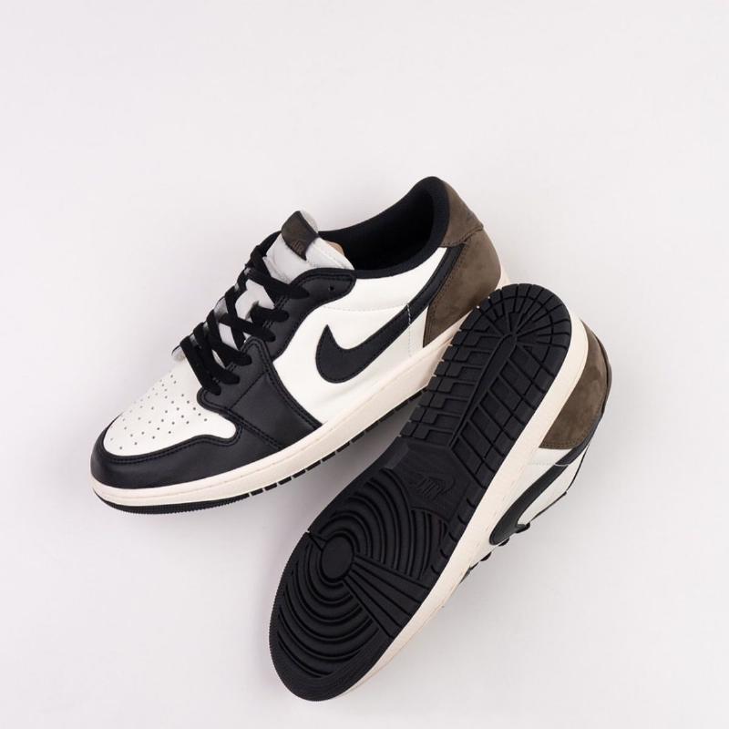 Jordan 1 Retro Low OG Mocha