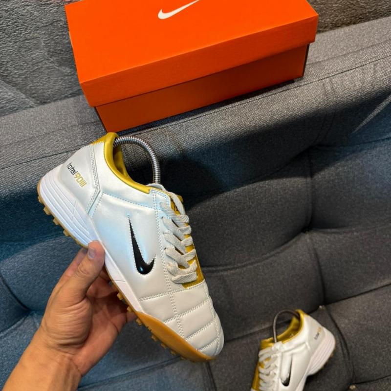 TENI GUAYO NIKE TOTAL 90 BLANCO DORADO