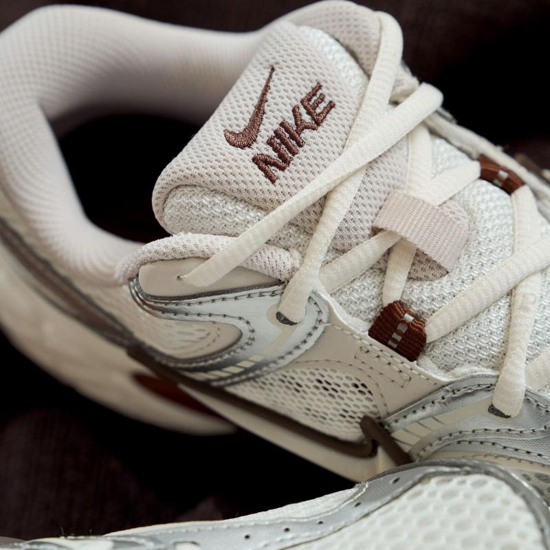 Nike V5 RNR Sail Fauna Brown Phantom Light Orewood Brown