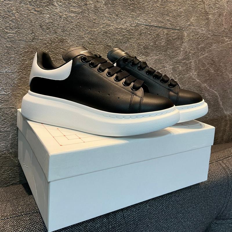 ALEXANDER MCQUEEN Negro Talón Blanco 