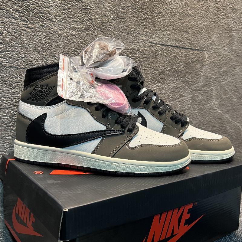 Jordan Retro 1 Travis Scott Mocha