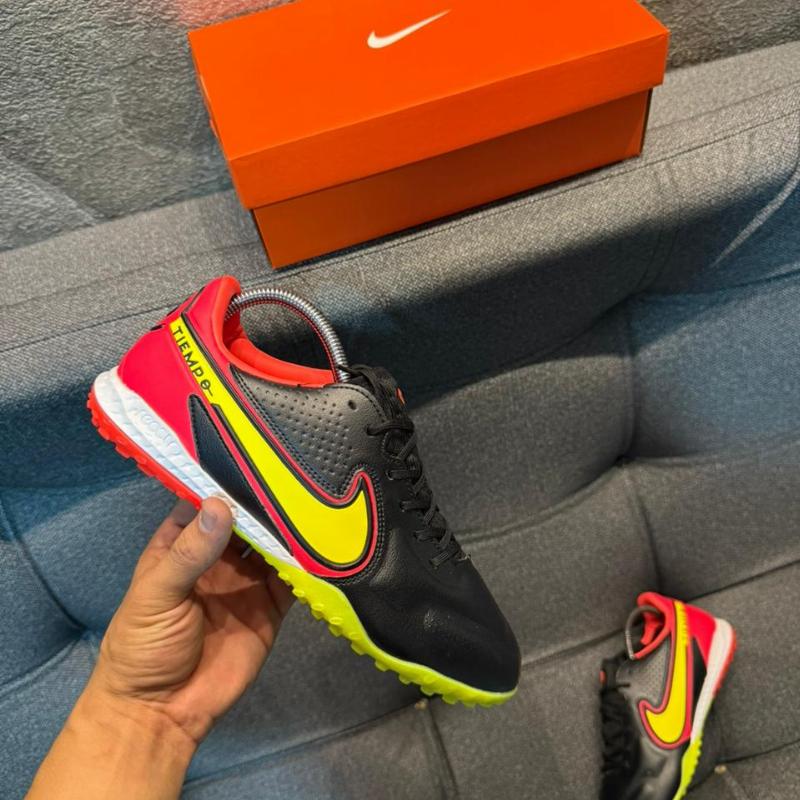 TENI GUAYO NIKE NEGRO CHULO VERDE