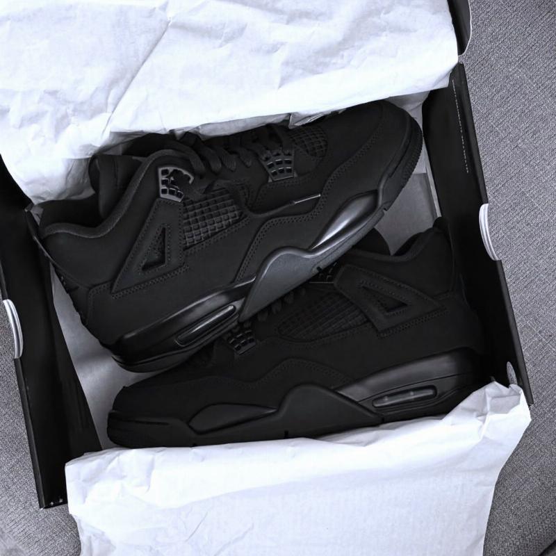 Jordan 4 Retro Black Cat (2025)